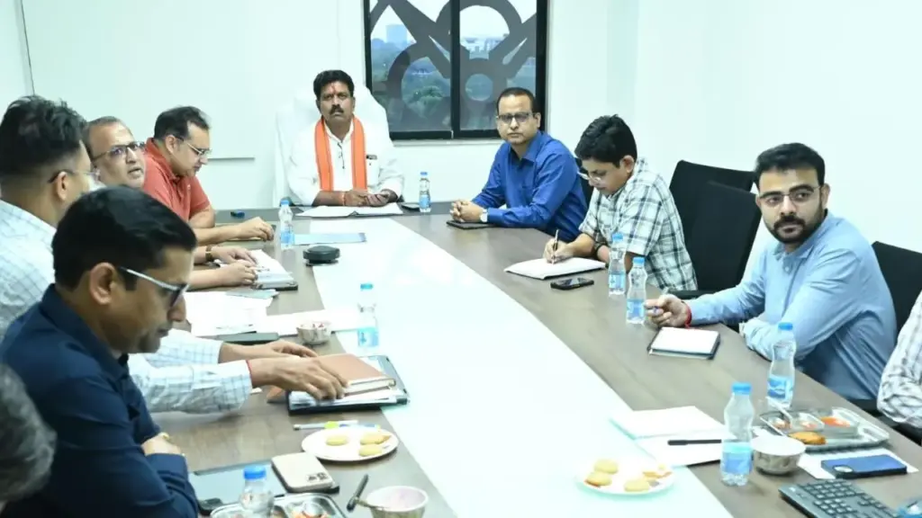 Deputy Chief Minister Vijay Sharma held a meeting.