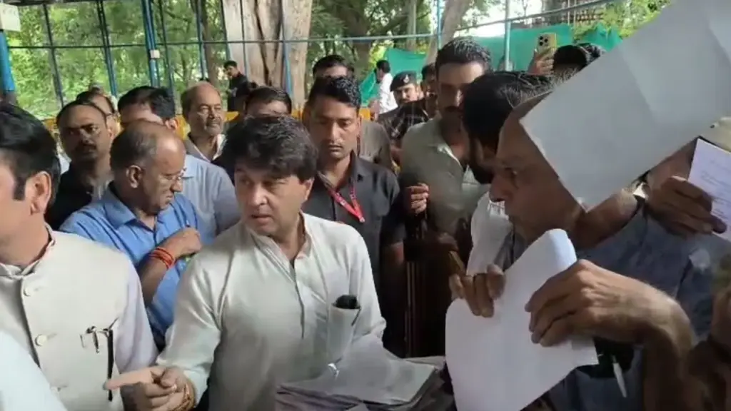 Minister Jyotiraditya Scindia