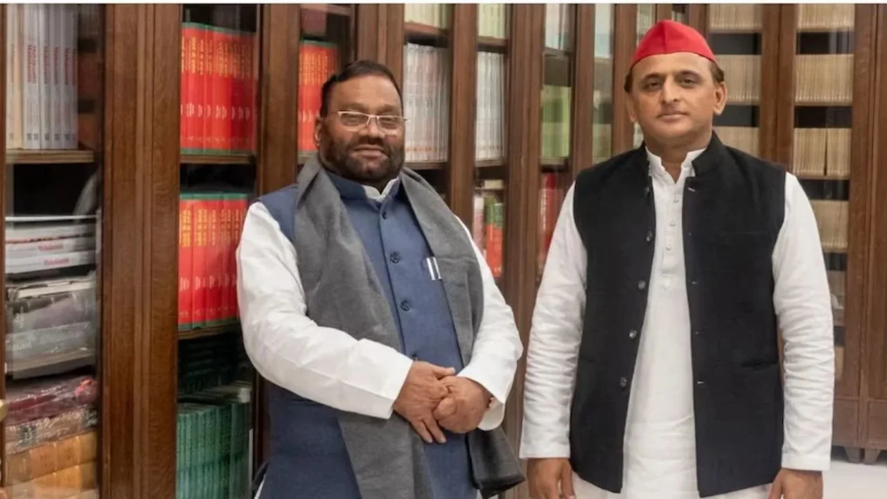 Akhilesh Yadav swami prsad morya