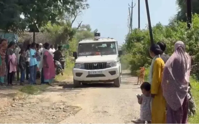 Ambikapur: करमा त्योहार पर खूनी वारदात, दोस्तों ने ही दोस्त को कुल्हाड़ी से काटा, इलाके में सनसनी