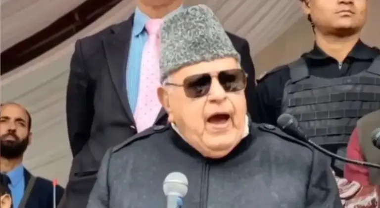 ‘पाकिस्तान हमारी रक्षा कर रहा है…’, फारूक अब्दुल्ला का विवादित बयान, कहा-दिल्ली से क्या उम्मीद कर सकते हैं