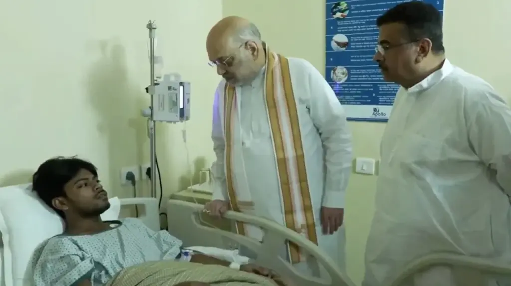 HM Amit Shah, Suvendu Adhikari Meet Injured at Apollo Hospital