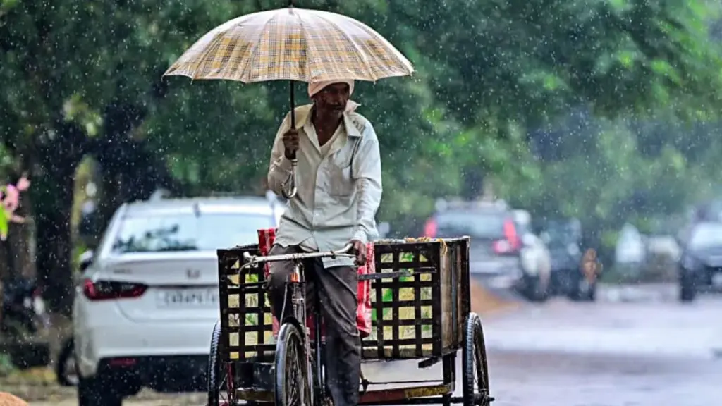 MP WEATHER CYCLONE ARNAB RAIN ALERT