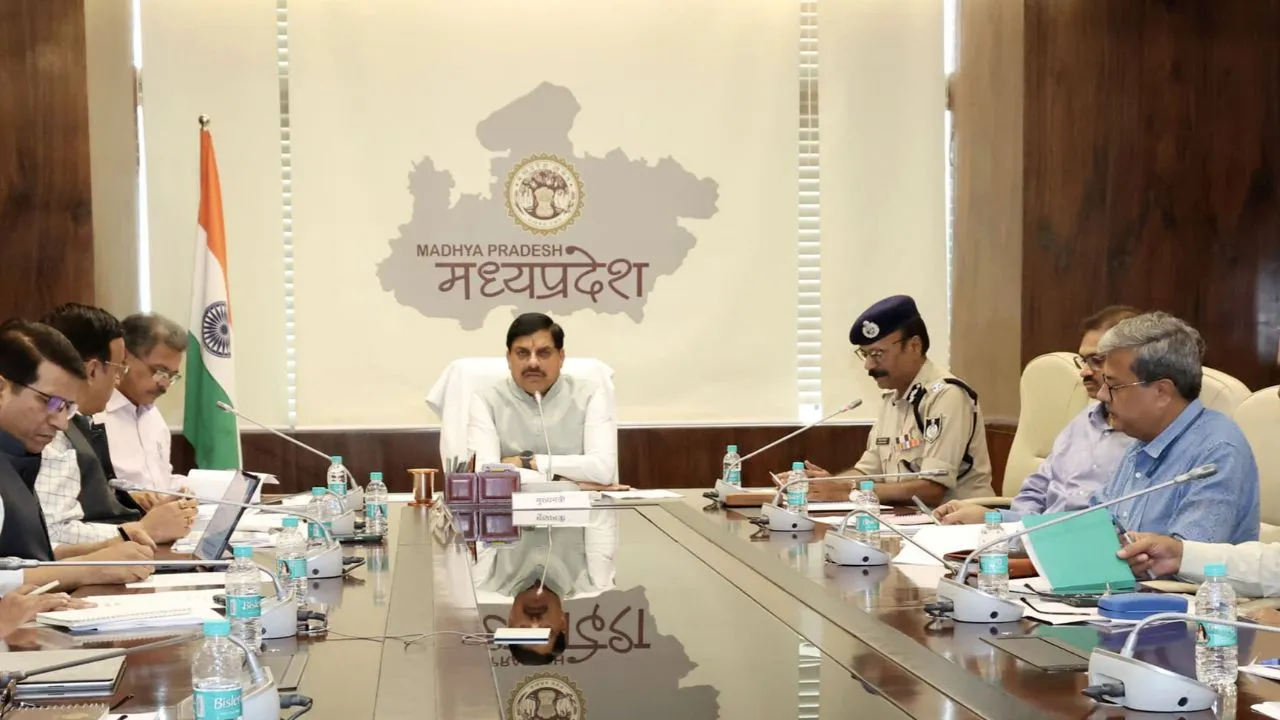 cm mohan Yadav strict action on carbide guns collector and sp will be responsible firecrackers