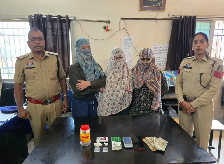 रायपुरः सैलून में एमडीएमए ड्रग्स, किन्नर समेत तीन गिरफ्तार… लाखों की ड्रग्स जब्त