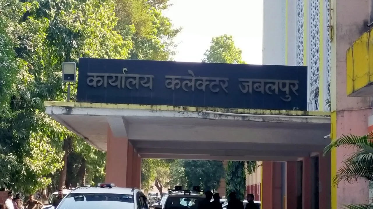 Jabalpur Collector Court Order Councilor daughter in law must vacate father in law house