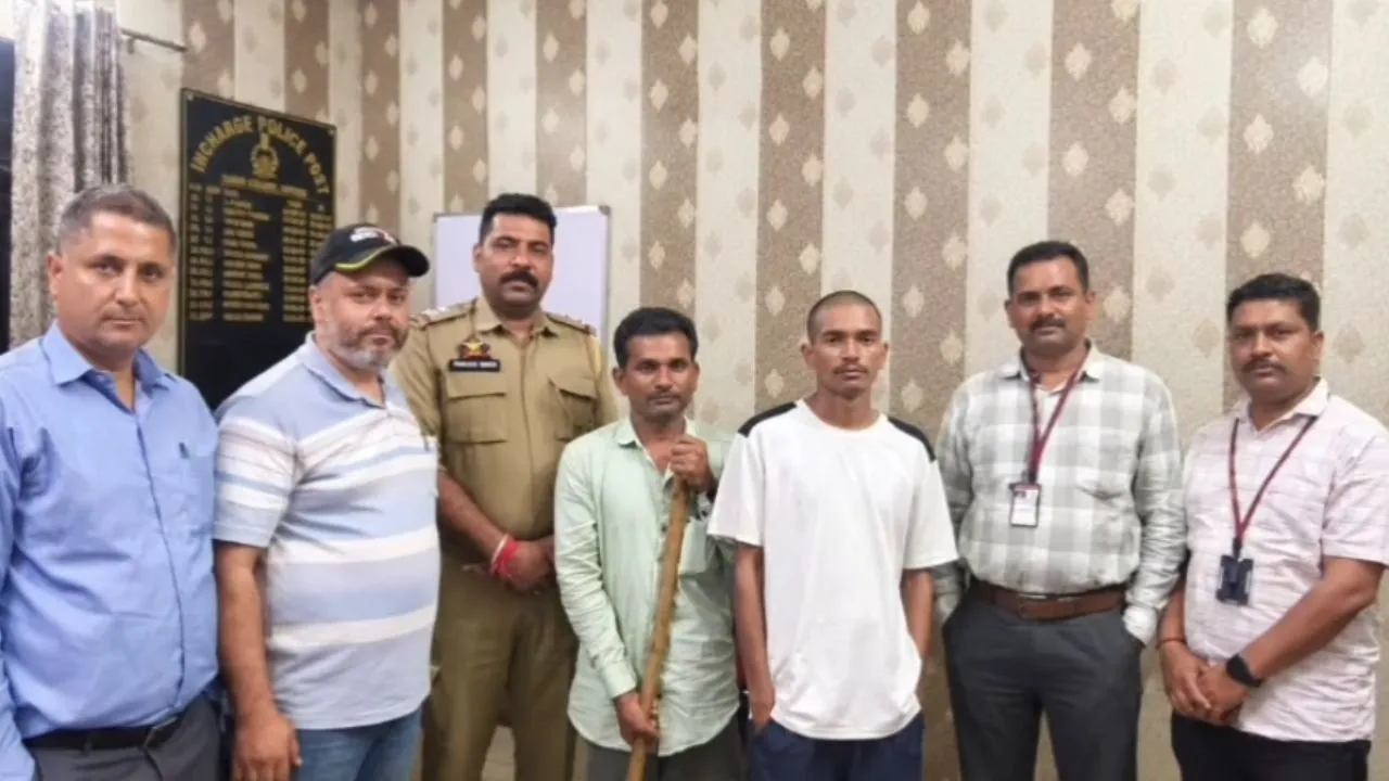 Khargone premanand maharaj youngman reached india Pakistan border police rescued