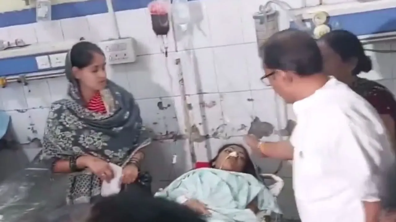gwalior sheetla mata mandir accident Minister Rakesh Shukla meets injured at hospital