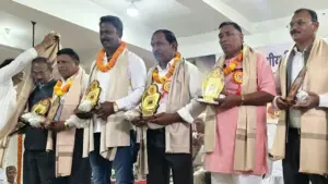 Honouring 130 retired teachers